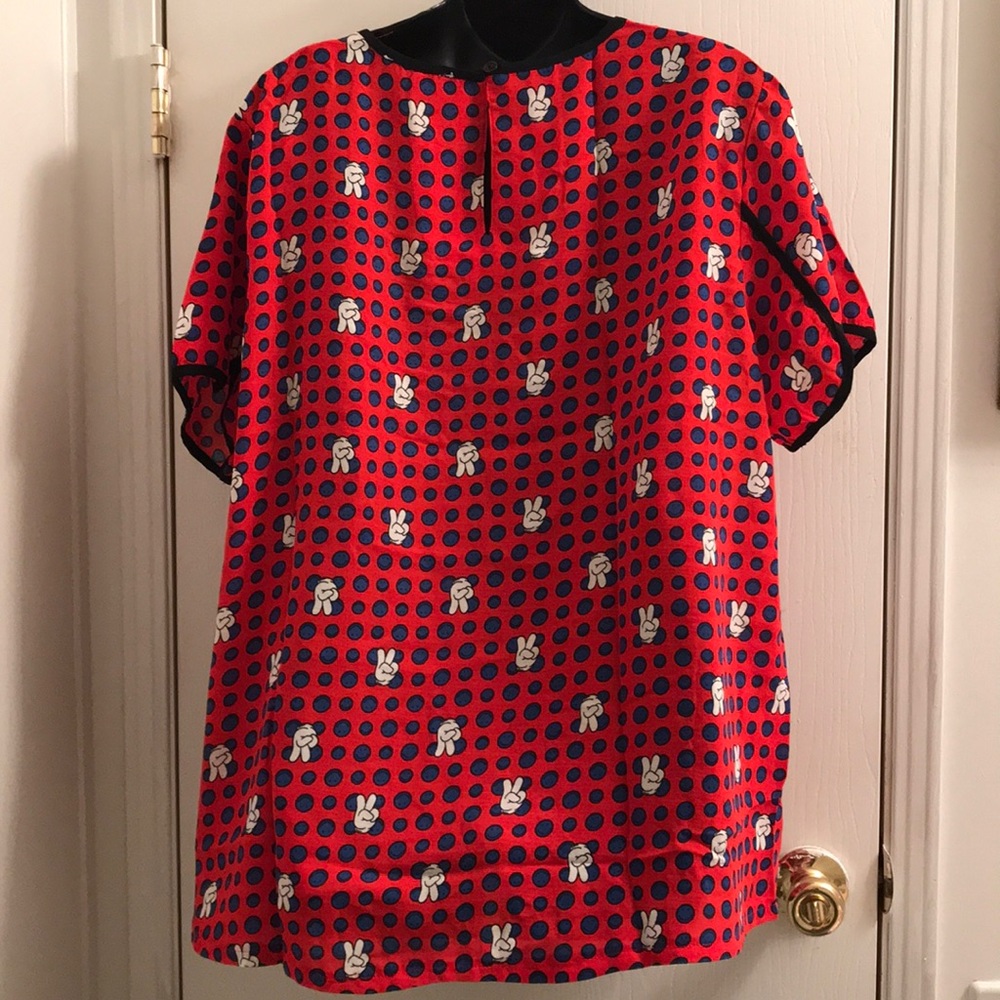 (3X) Plus Size Smiley Face Peace Sign Top - Picture 8 of 8